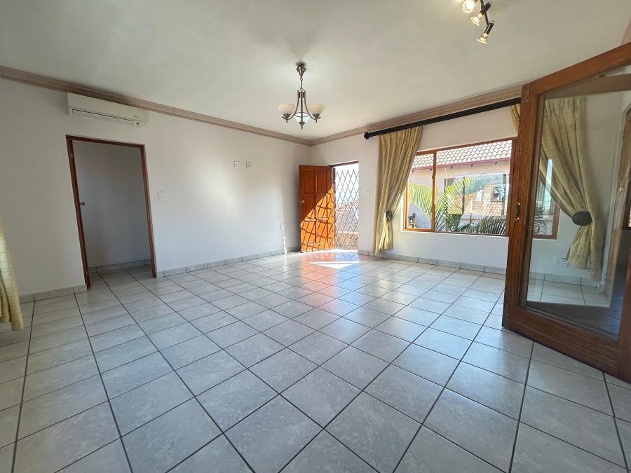 5 Bedroom Property for Sale in Birdwood Estate North West